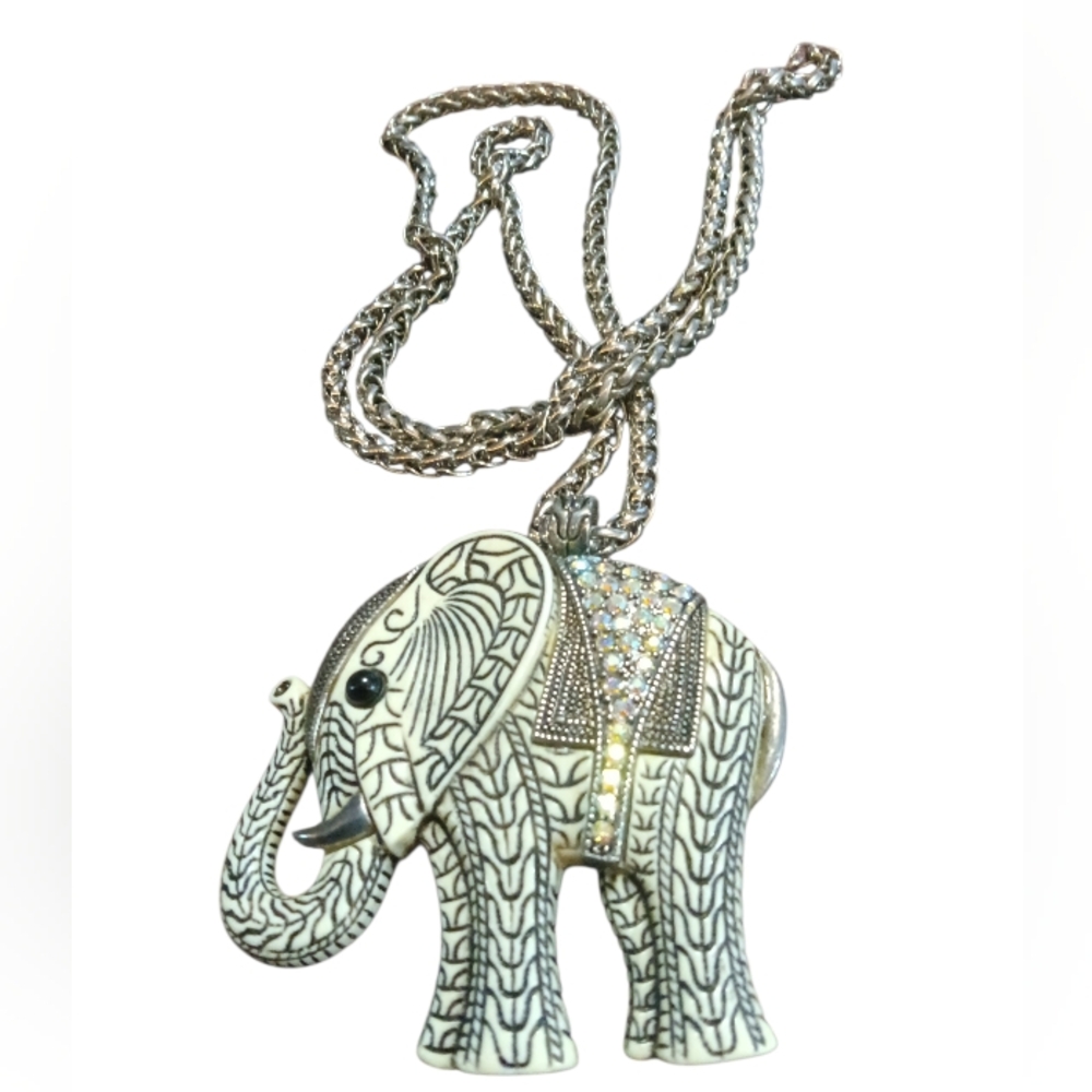 Whiting & Davis Vintage Lucite Jeweled Elephant Pendant 2.5"X2.5" 30" Chain